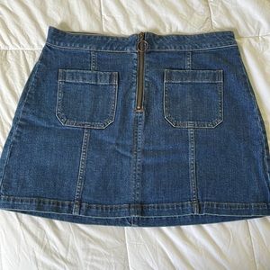 Madewell denim skirt. Size 31!